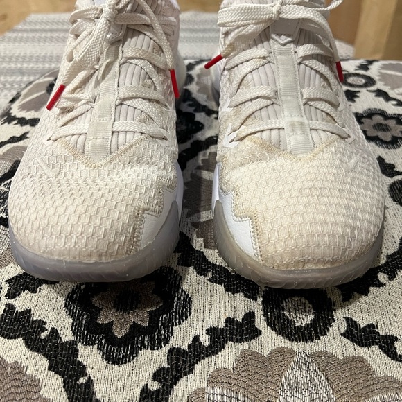 Nike Lebron James XVI 16 Low Draft Night White Metallic Sneaker Shoe Size 10.5 - Picture 9 of 11